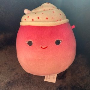 cinnamon the pink frozen yogurt squishmallow ice cream milkshake food pink 5/6